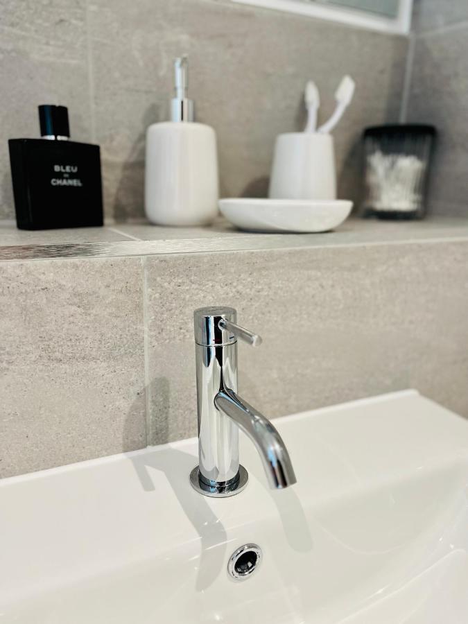 Fabulous One Bedroom Apartment Near Old Trafford Stadium Манчестер Екстер'єр фото
